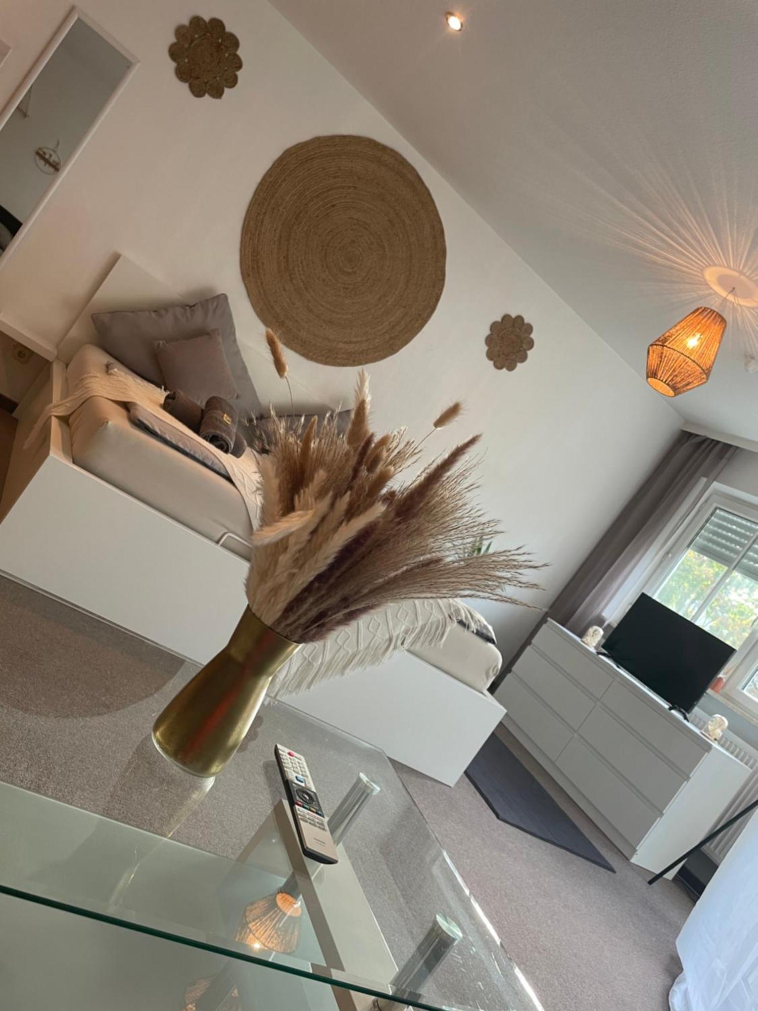 Kingsize Bett Boho Apartment Mit Tiefgarage Naehe Salzburg Freilassing Kültér fotó
