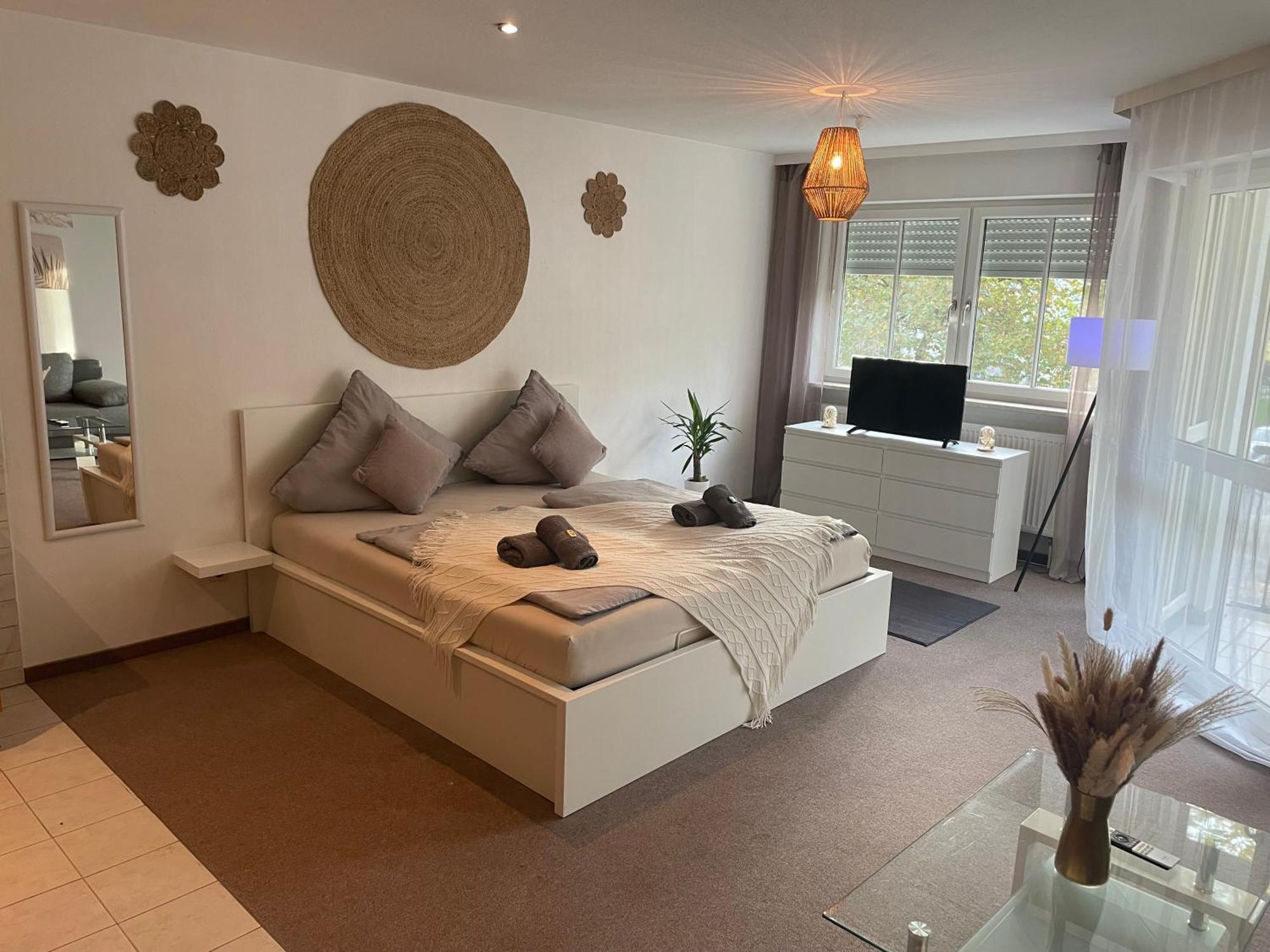 Kingsize Bett Boho Apartment Mit Tiefgarage Naehe Salzburg Freilassing Kültér fotó