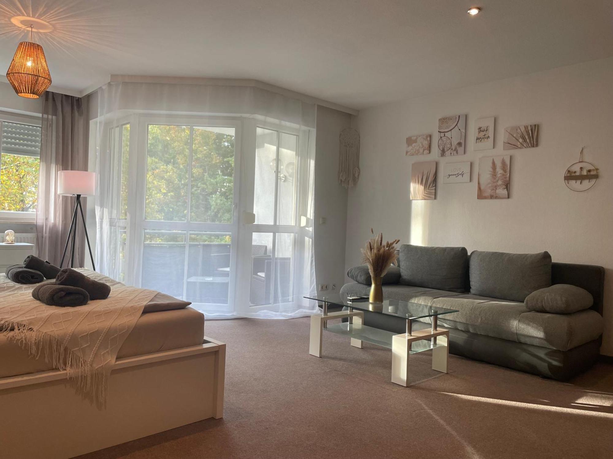 Kingsize Bett Boho Apartment Mit Tiefgarage Naehe Salzburg Freilassing Kültér fotó